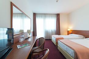 Airport Hotel