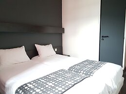 Brit Hotel Baillet en France