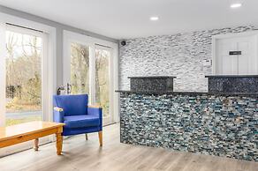 Captains Quarters Motel & Conference Center