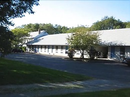Captains Quarters Motel & Conference Center