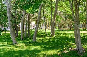 Captains Quarters Motel & Conference Center