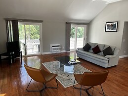 Captains Quarters Motel & Conference Center