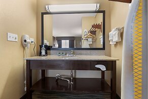 Best Western Taylor Inn