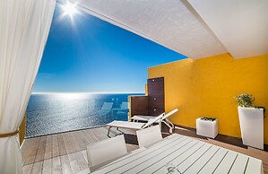 Occidental Pueblo Acantilado