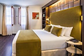 Occidental Pueblo Acantilado