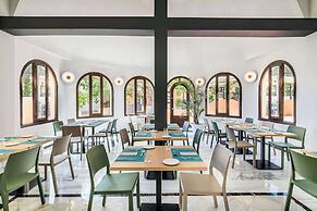 Occidental Pueblo Acantilado