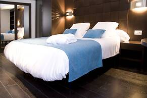 Occidental Pueblo Acantilado