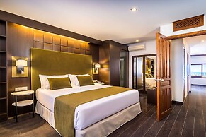 Occidental Pueblo Acantilado