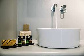 Kalisti Hotel & Suites