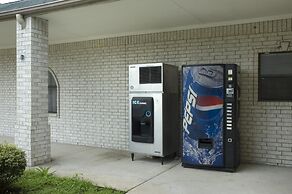 Budget Host, Hempstead Inn