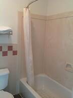 Budget Host, Hempstead Inn