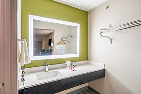 Super 8 by Wyndham San Antonio/Riverwalk Area