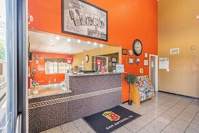 Super 8 by Wyndham San Antonio/Riverwalk Area