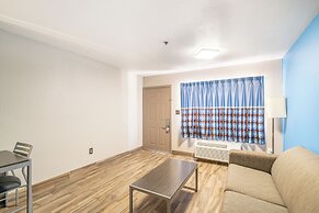 Super 8 by Wyndham San Antonio/Riverwalk Area