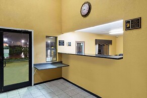 Super 8 by Wyndham San Antonio/Riverwalk Area