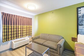 Super 8 by Wyndham San Antonio/Riverwalk Area