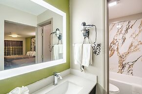 Super 8 by Wyndham San Antonio/Riverwalk Area