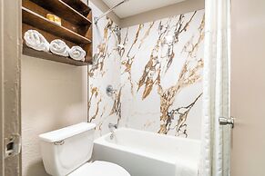 Super 8 by Wyndham San Antonio/Riverwalk Area