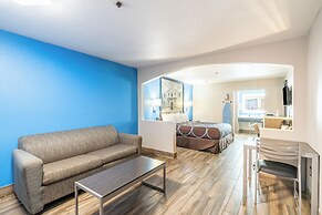 Super 8 by Wyndham San Antonio/Riverwalk Area