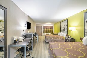 Super 8 by Wyndham San Antonio/Riverwalk Area