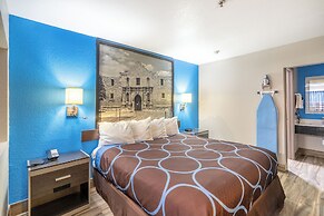 Super 8 by Wyndham San Antonio/Riverwalk Area