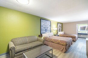 Super 8 by Wyndham San Antonio/Riverwalk Area