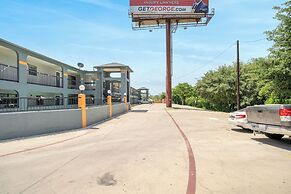 Super 8 by Wyndham San Antonio/Riverwalk Area