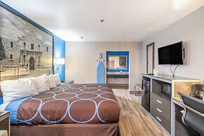 Super 8 by Wyndham San Antonio/Riverwalk Area