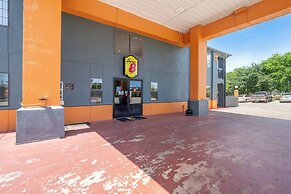 Super 8 by Wyndham San Antonio/Riverwalk Area