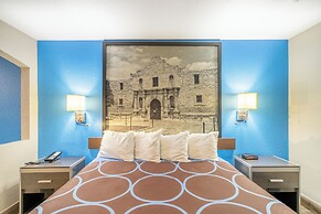 Super 8 by Wyndham San Antonio/Riverwalk Area