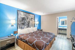 Super 8 by Wyndham San Antonio/Riverwalk Area