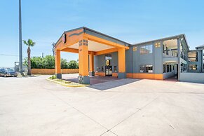 Super 8 by Wyndham San Antonio/Riverwalk Area