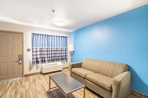 Super 8 by Wyndham San Antonio/Riverwalk Area