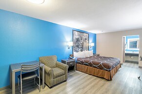 Super 8 by Wyndham San Antonio/Riverwalk Area