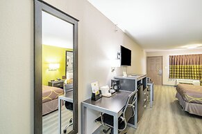 Super 8 by Wyndham San Antonio/Riverwalk Area