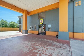 Super 8 by Wyndham San Antonio/Riverwalk Area