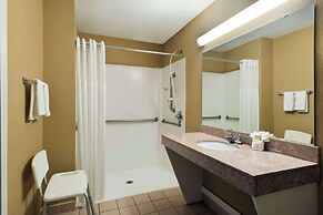 Super 8 by Wyndham San Antonio/Riverwalk Area