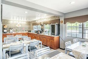 Super 8 by Wyndham San Antonio/Riverwalk Area