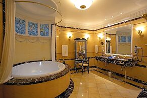 The Taleon Imperial Hotel