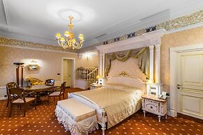 The Taleon Imperial Hotel