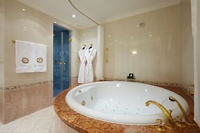 The Taleon Imperial Hotel