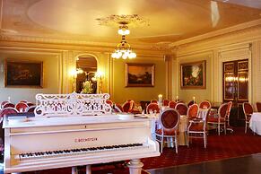 The Taleon Imperial Hotel