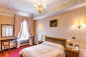 The Taleon Imperial Hotel