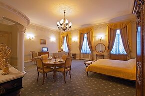 The Taleon Imperial Hotel