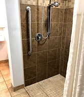 La Quinta Inn & Suites by Wyndham Oceanfront Daytona Beach