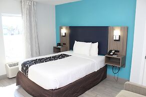 La Quinta Inn & Suites by Wyndham Oceanfront Daytona Beach