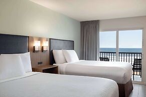 La Quinta Inn & Suites by Wyndham Oceanfront Daytona Beach