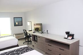 La Quinta Inn & Suites by Wyndham Oceanfront Daytona Beach