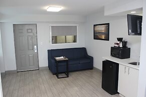 La Quinta Inn & Suites by Wyndham Oceanfront Daytona Beach