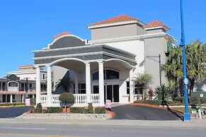 La Quinta Inn & Suites by Wyndham Oceanfront Daytona Beach